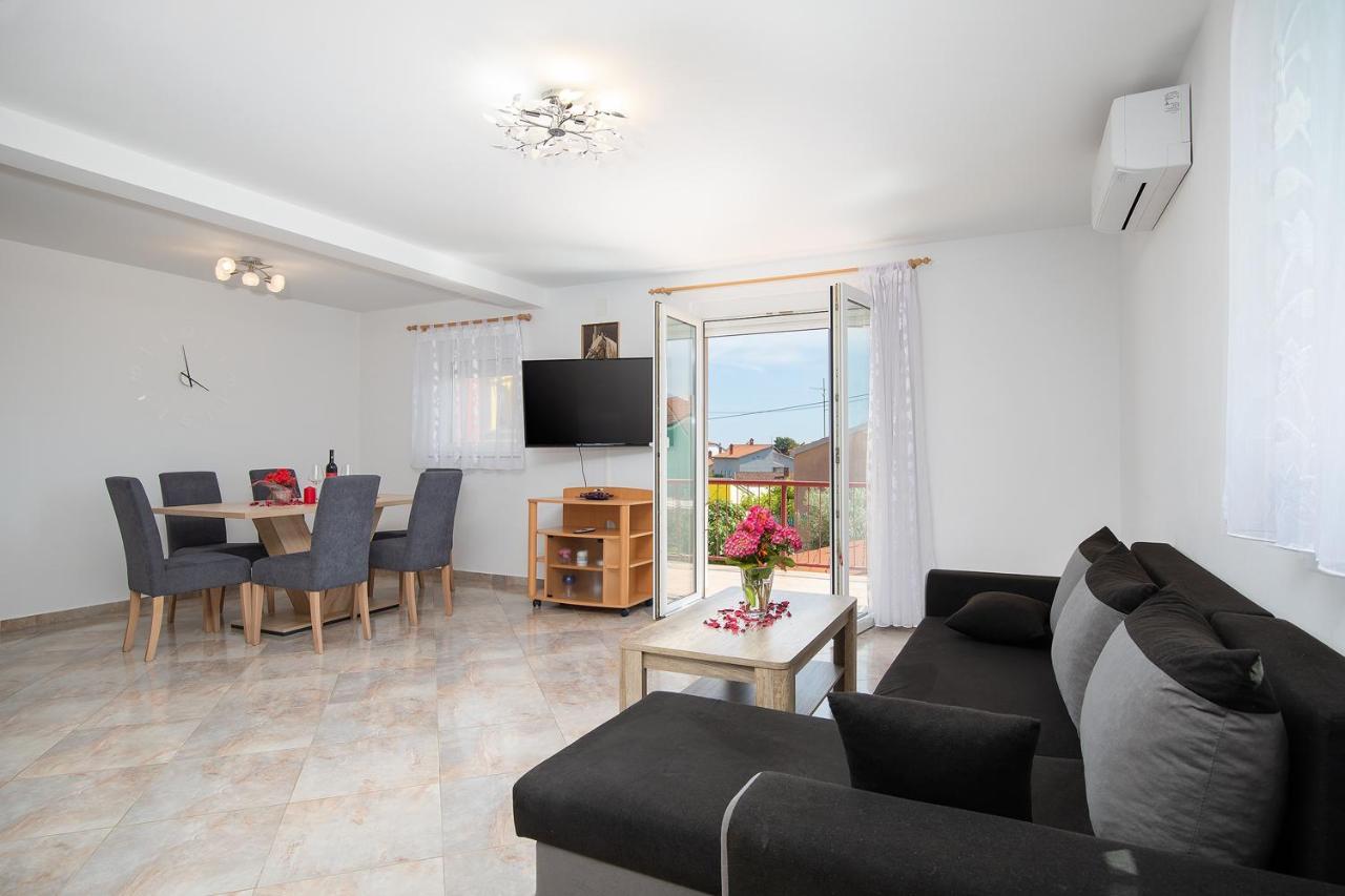 Apartmani Dujmovic Medulin Exterior foto