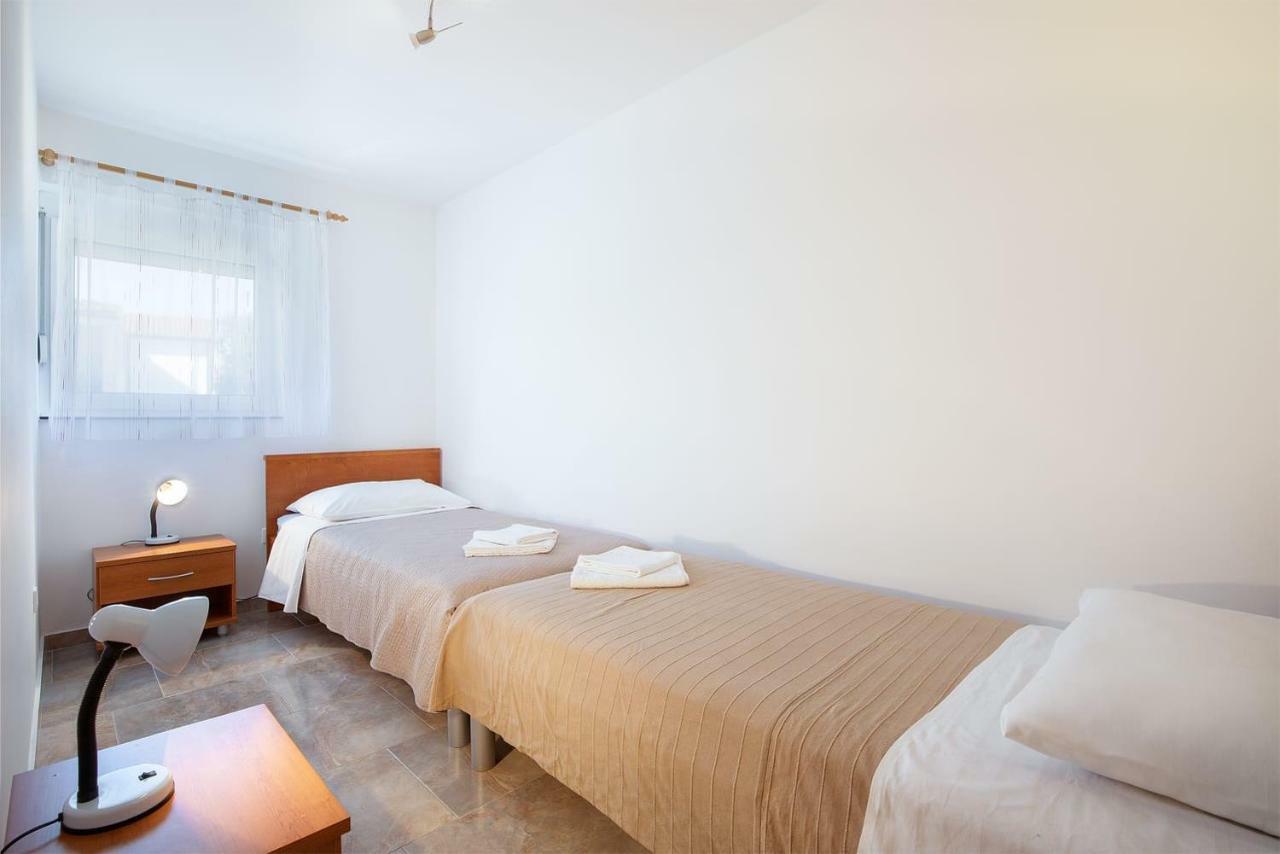 Apartmani Dujmovic Medulin Exterior foto